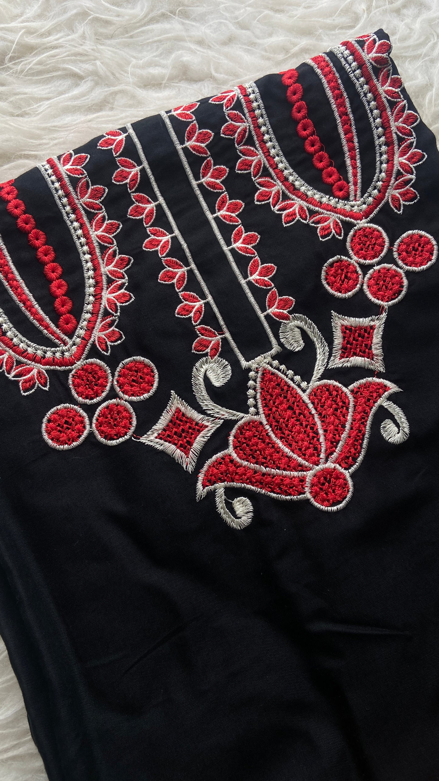 2 pc BLACK ROSE Embroidered Co Ords (Arabic Lawn)