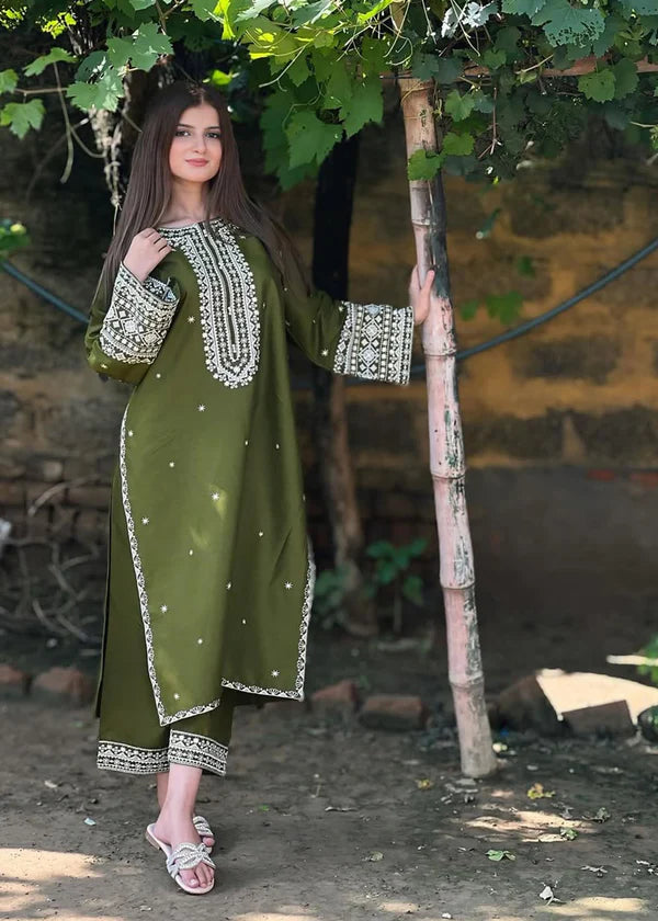 REYNA Embroidered 2 pc Set