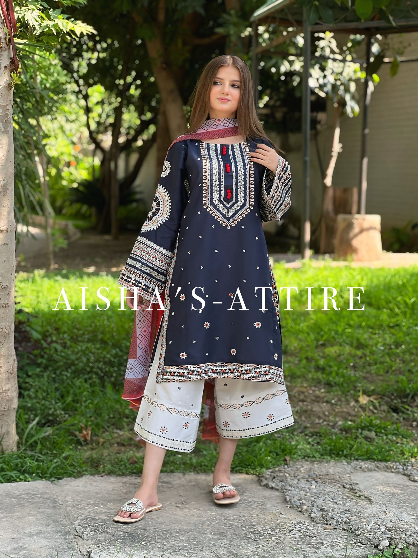 ROHA Embroidered 3 pc Set