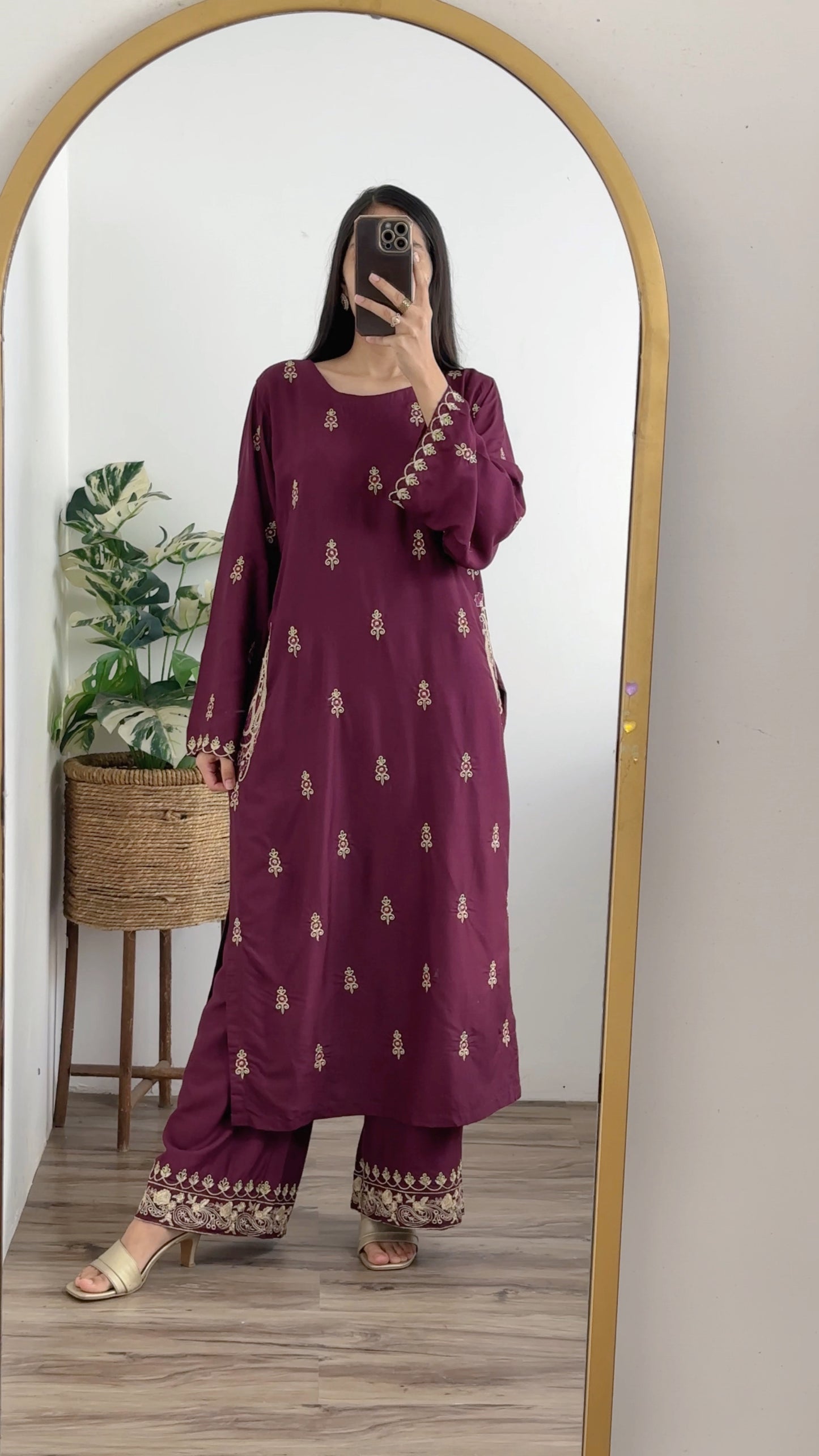 # 2 pc - Naaz Embroidered Co Ords (Arabic Lawn-Linen)