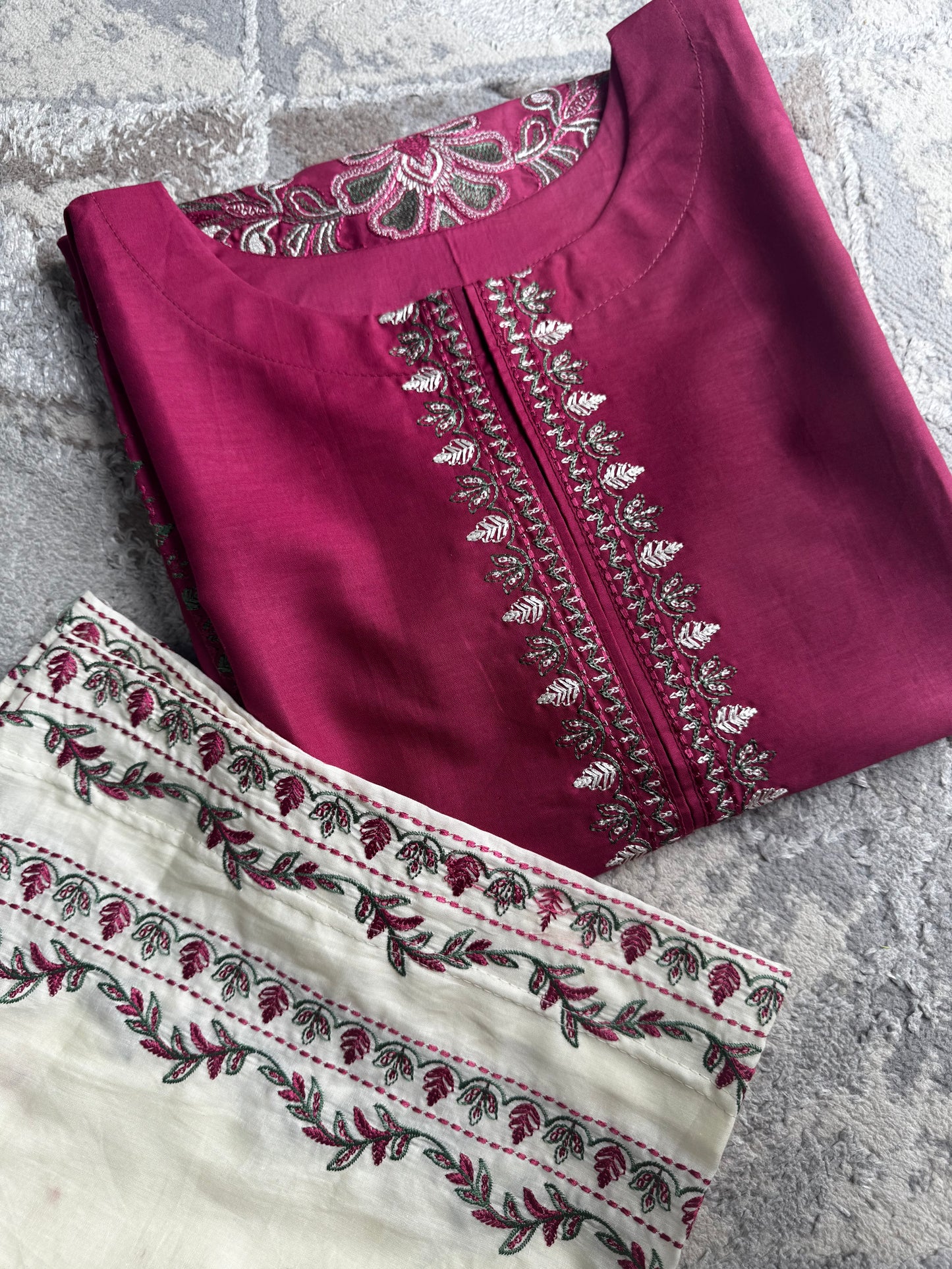 ELAN Embroidered 2 pc