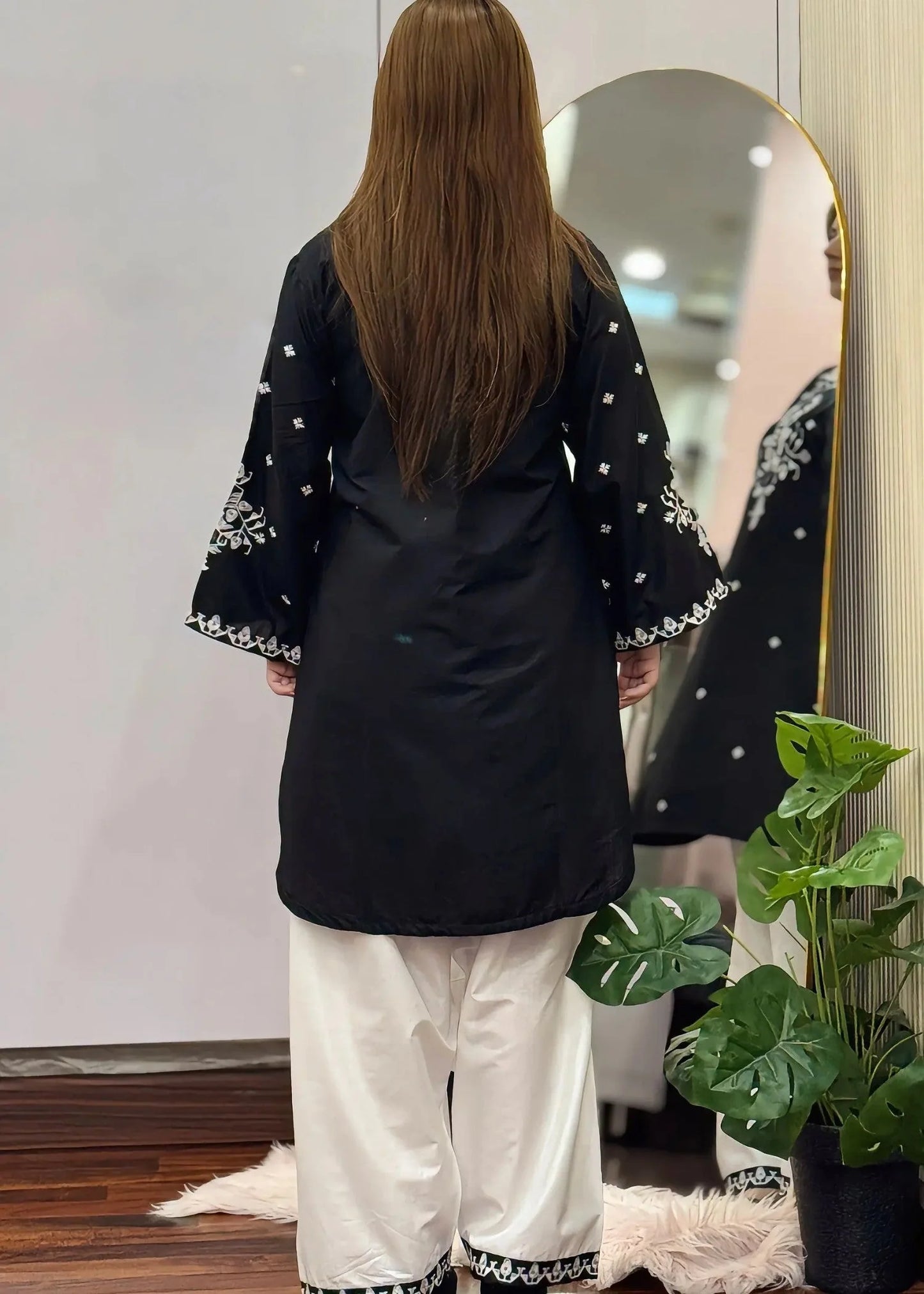 LAAJ Embroidered 2 pc