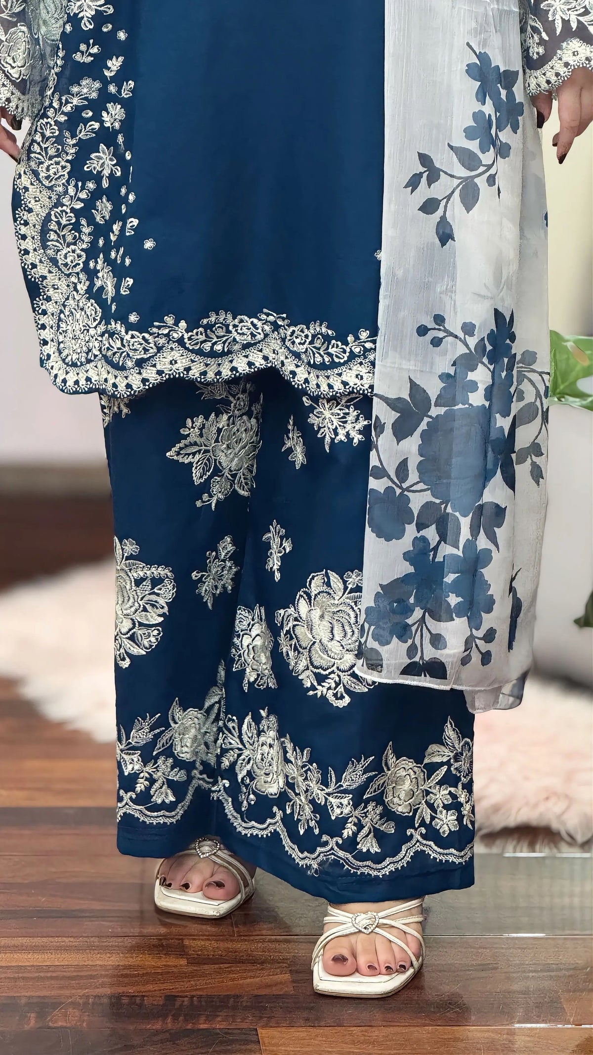 FALAK Embroidered 3 pc
