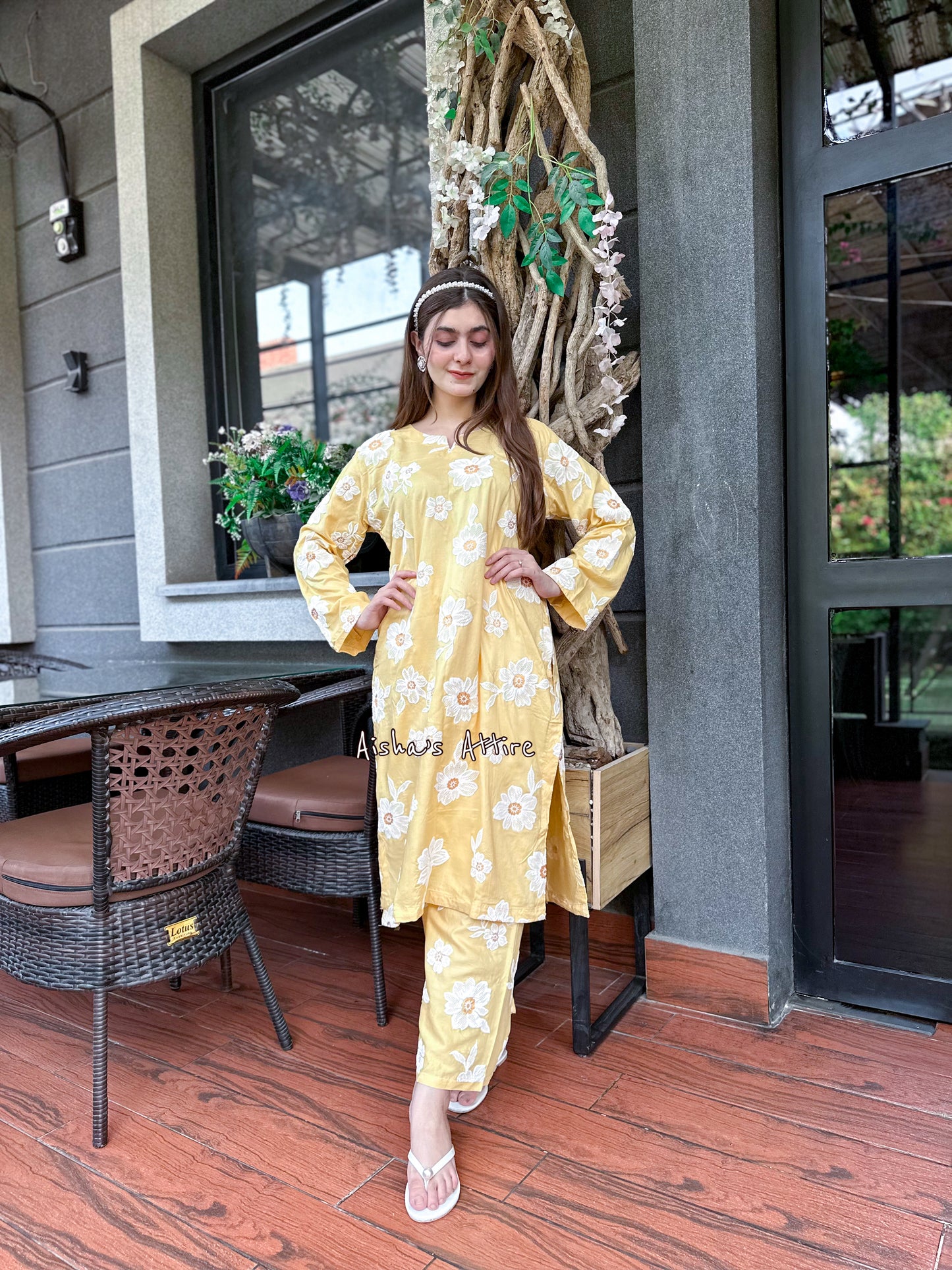 2 pc Aisha’s Attire Azur Embossed print Co Ords (Arabic Lawn)