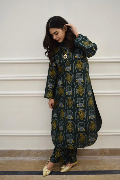 2 pc Aisha’s Attire Melodic Muse Long length Shirt with Plazo (Arabic Lawn)