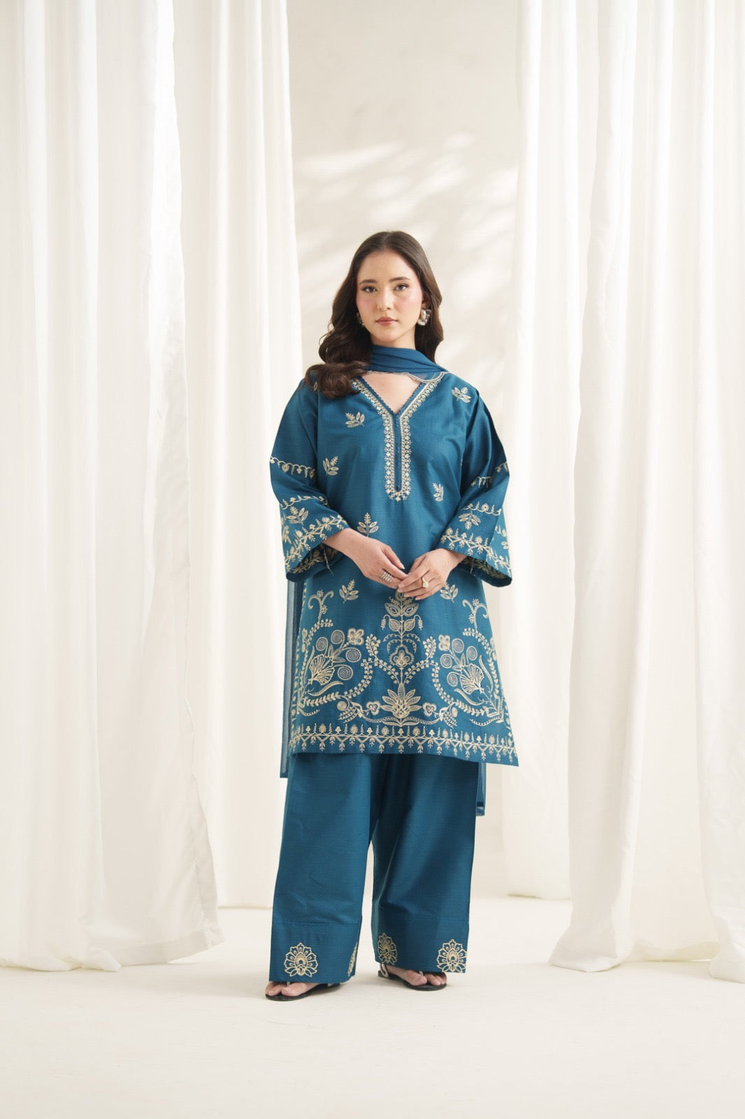 VICTORIA Embroidered 3 pc
