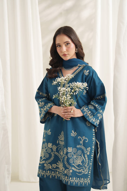 VICTORIA Embroidered 3 pc