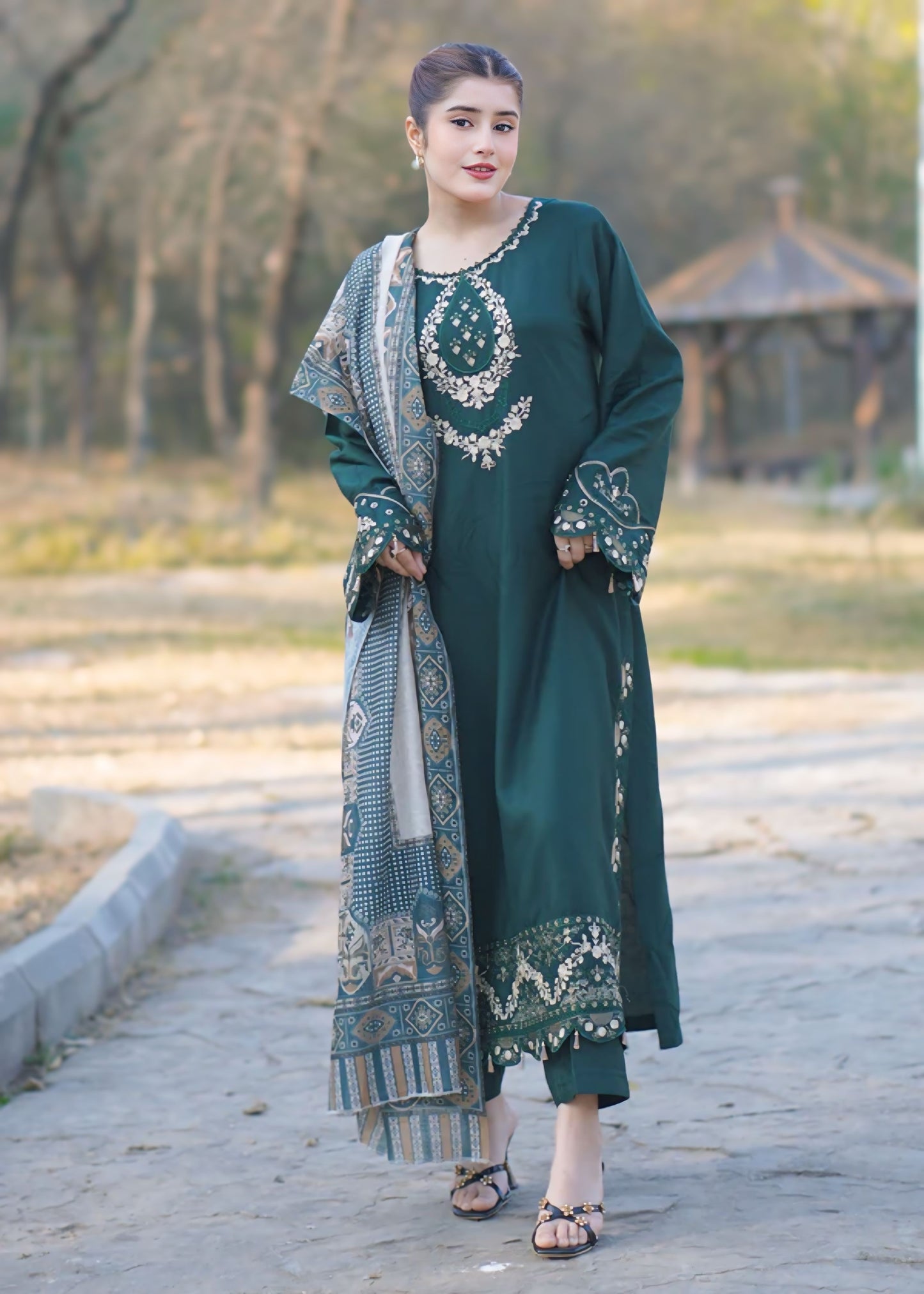 MANNAT Embroidered 3 pc