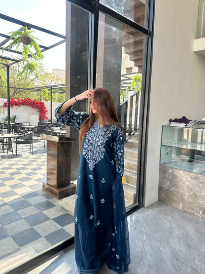 FARI Embroidered 3 pc