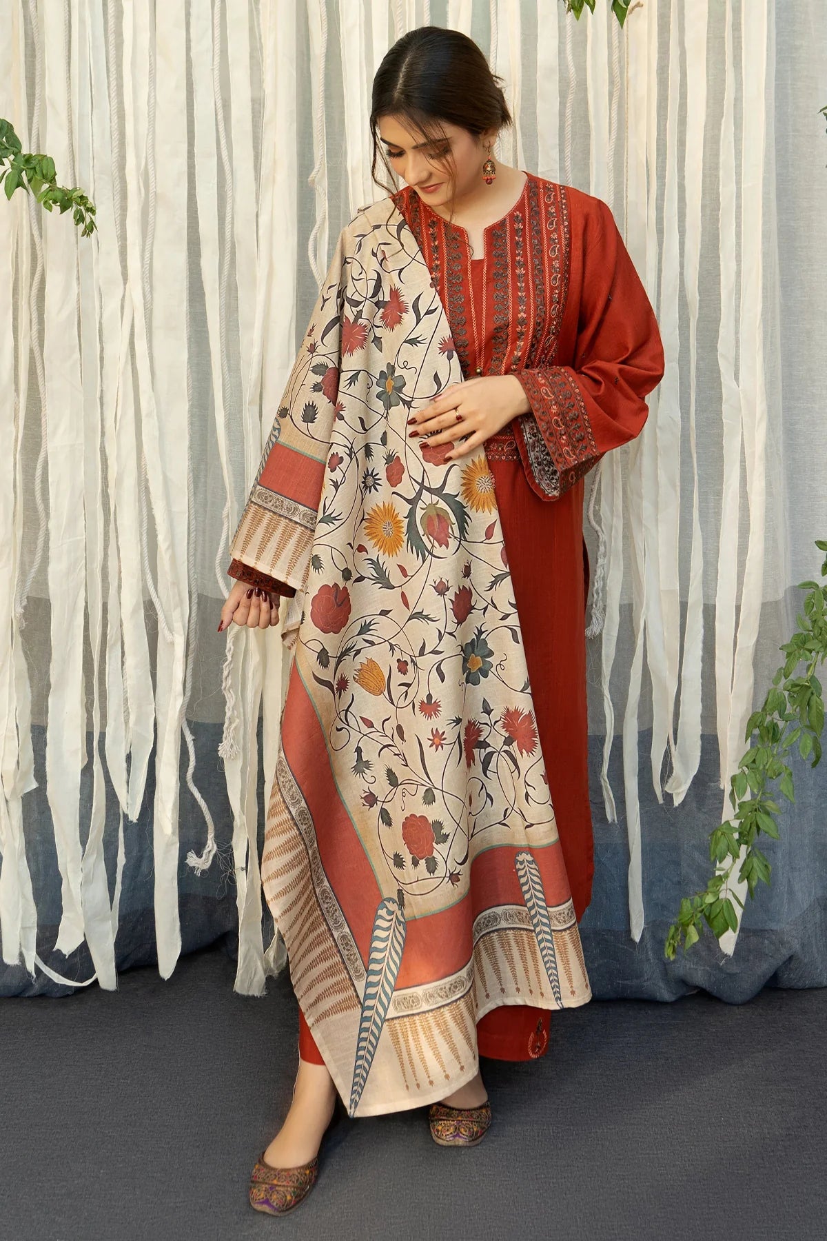 # 3 pc Aayat Embroidered (Linen) Shawl:Marina