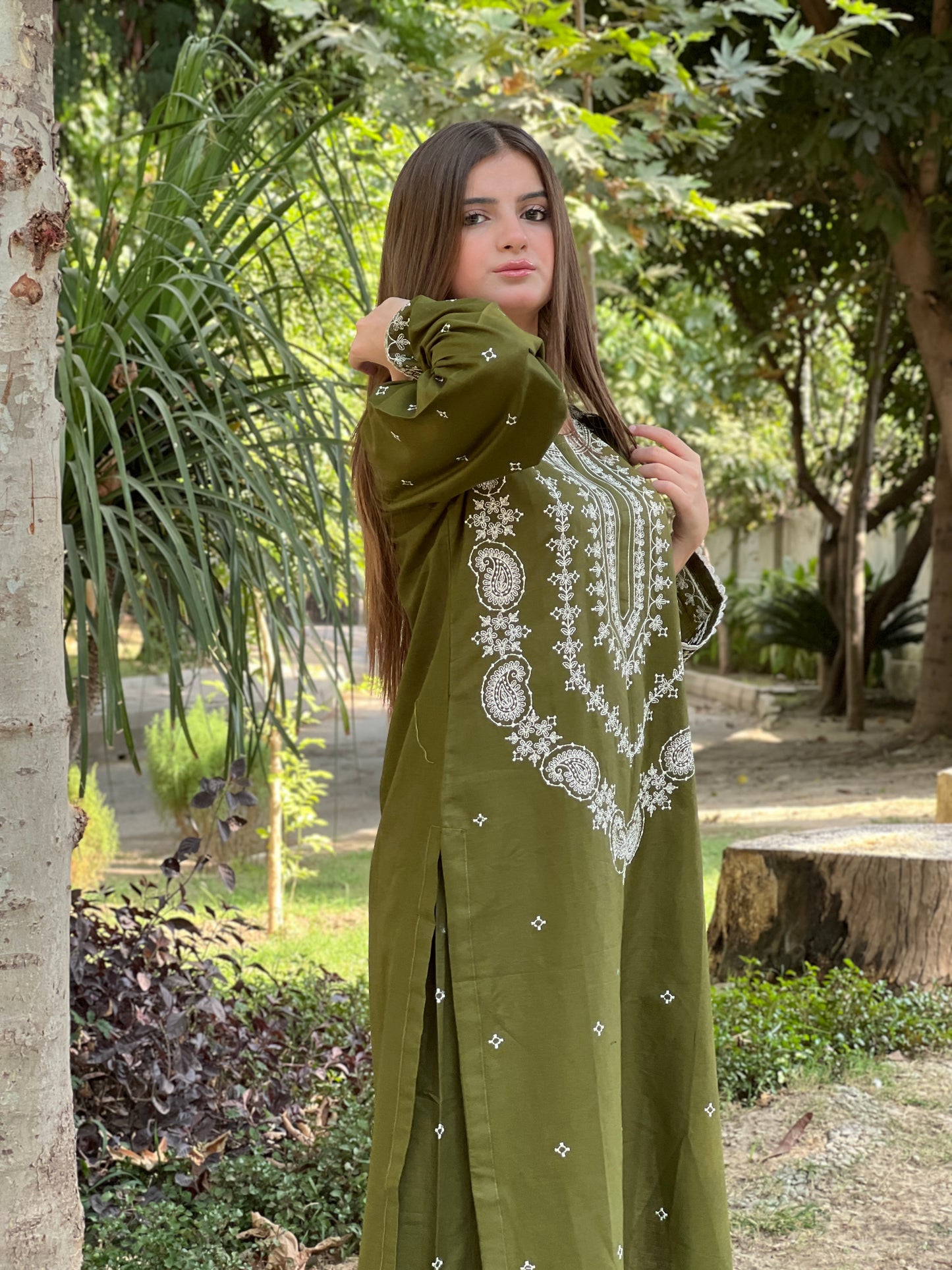 OLIVE Elegance Embroidered 2 pc Set