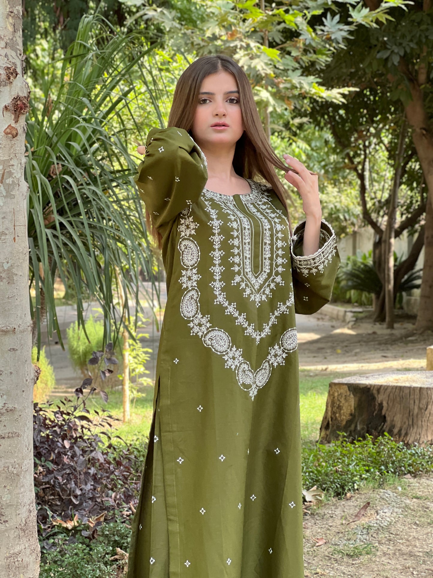 OLIVE Elegance Embroidered 2 pc Set