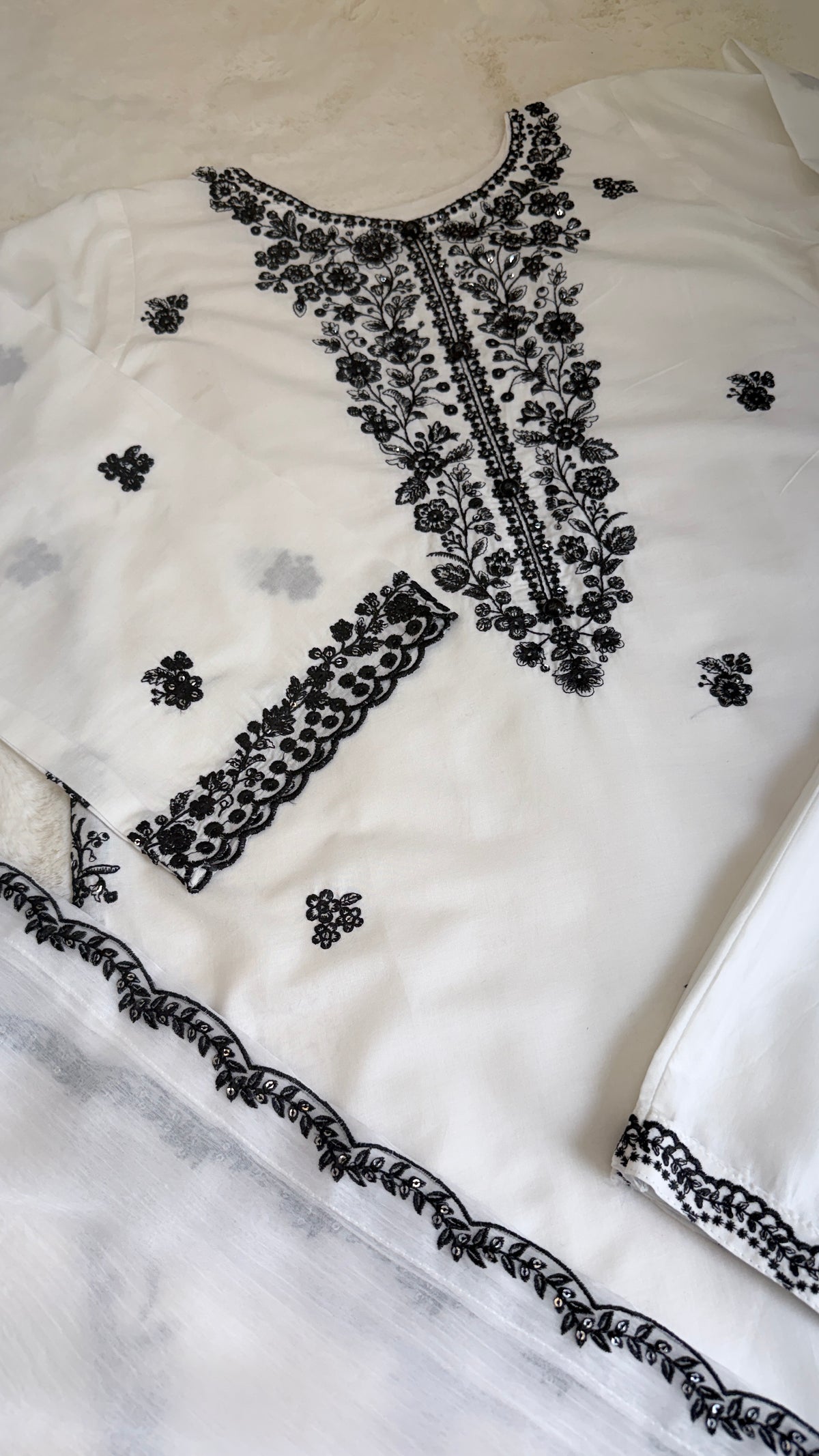 DILKASH Embroidered 3 pc