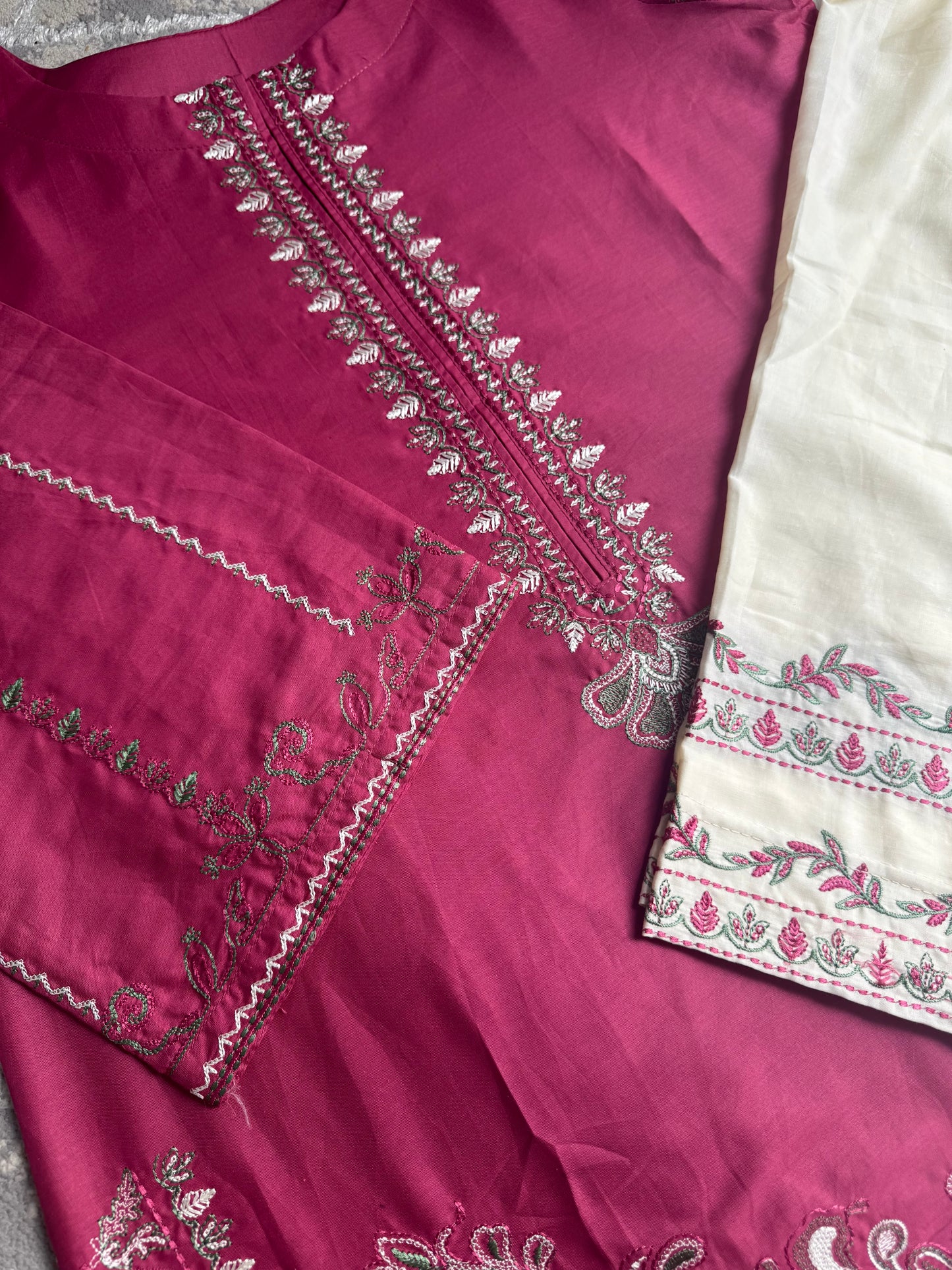 ELAN Embroidered 2 pc