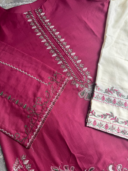 ELAN Embroidered 2 pc