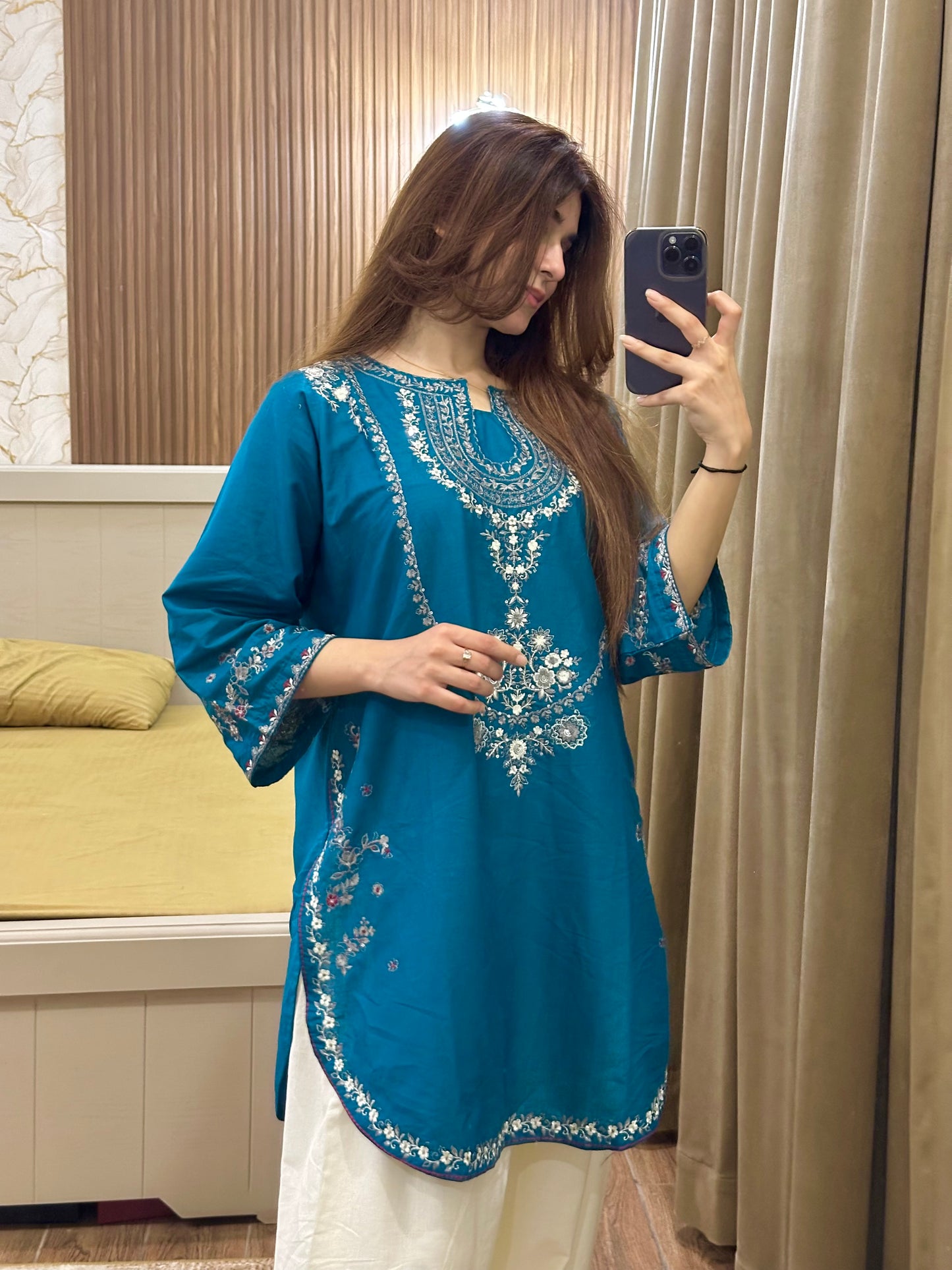 SOHA Embroidered 2 pc