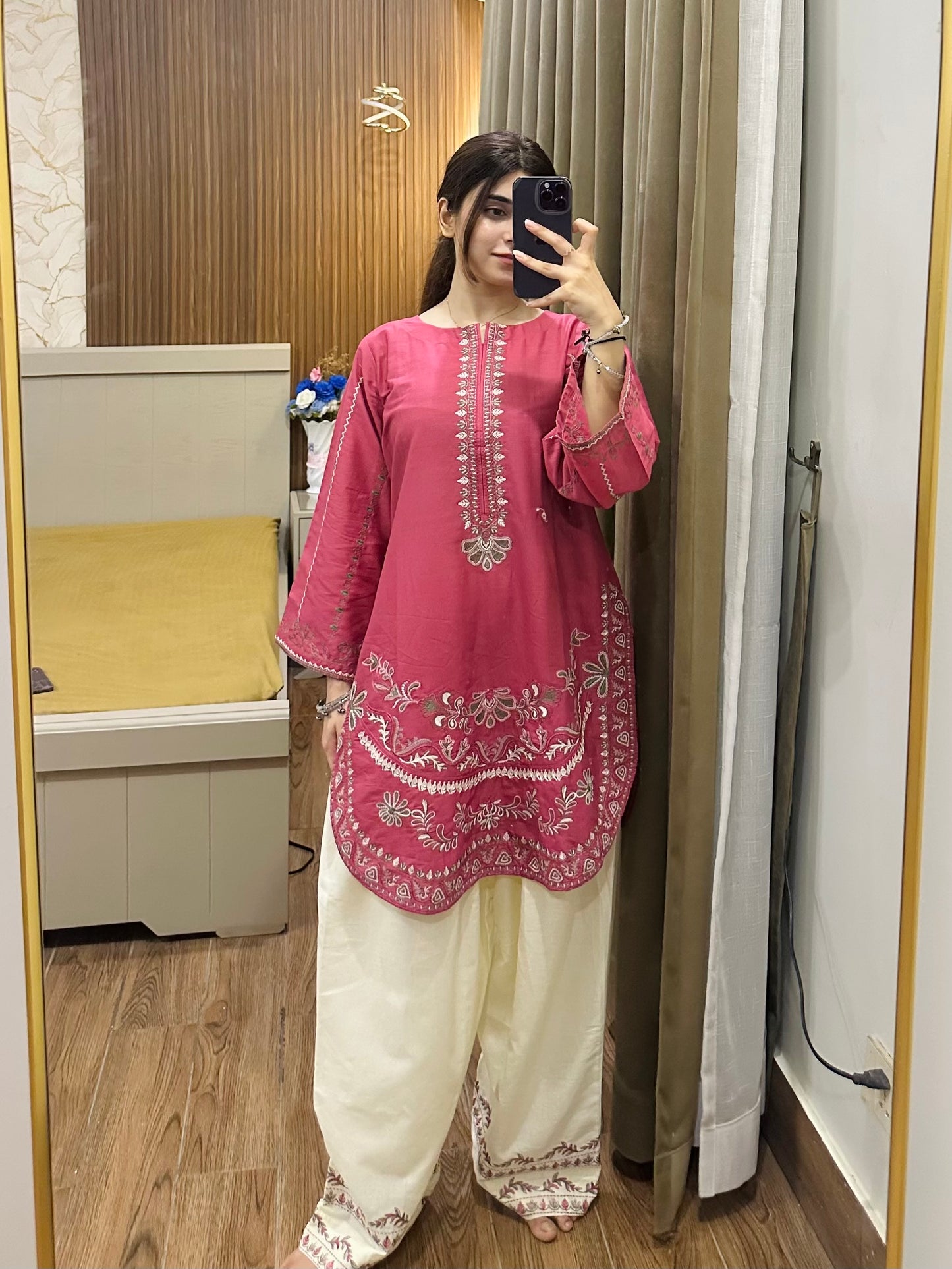 ELAN Embroidered 2 pc