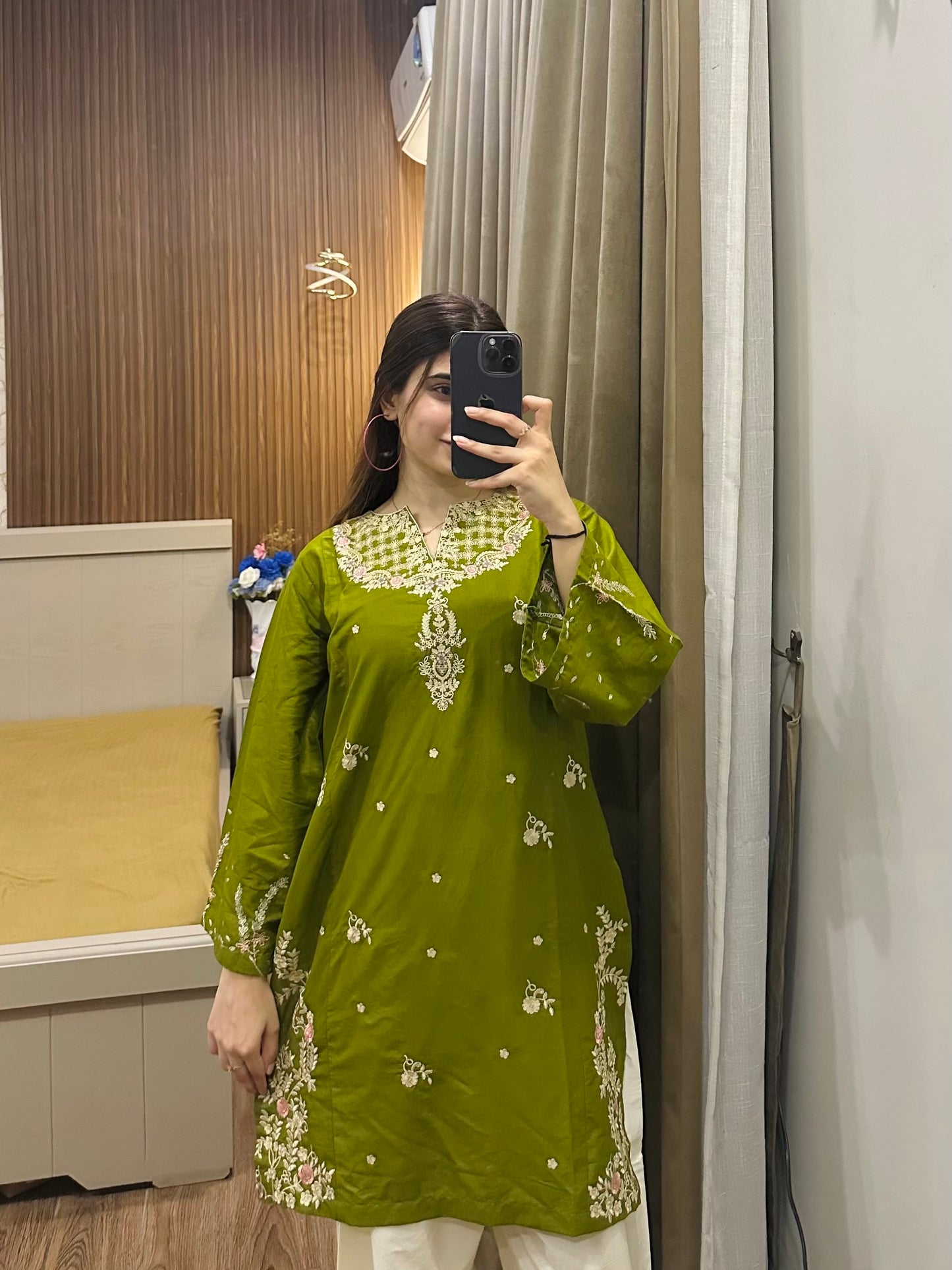 IZBA Embroidered 2 pc