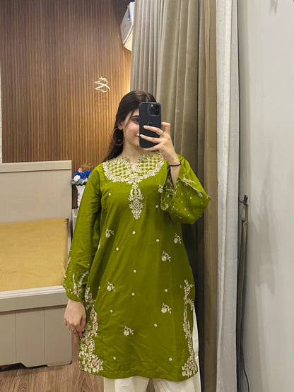 IZBA Embroidered 2 pc