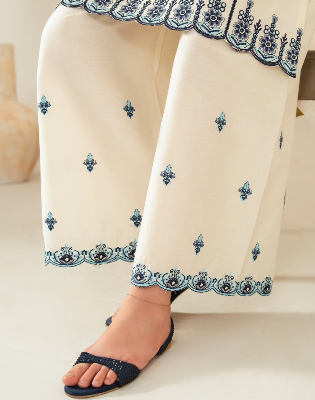 JANAN Embroidered 2 pc