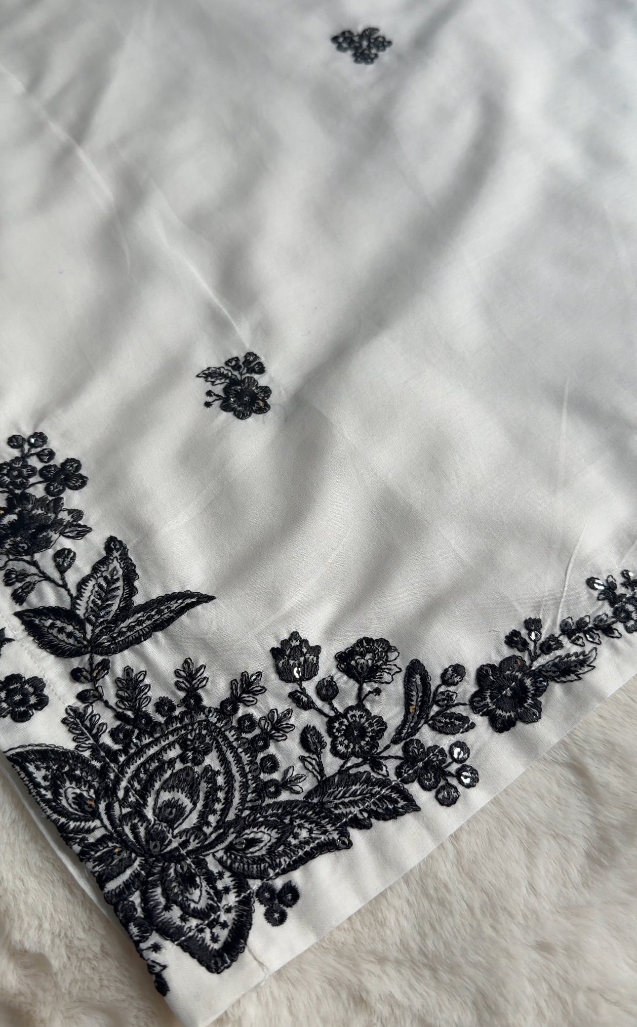 DILKASH Embroidered 3 pc