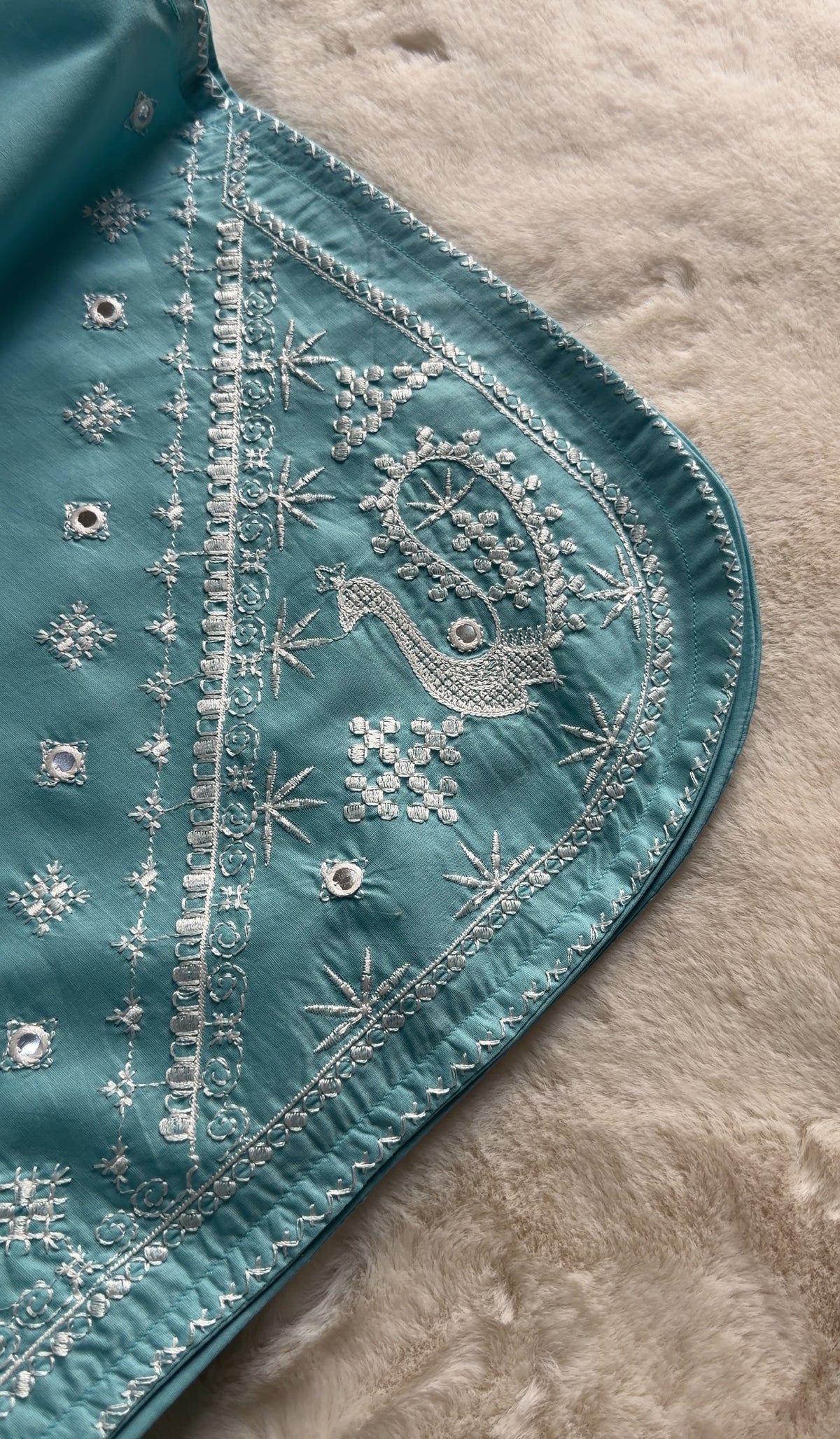 Aasman Embroidered 2 pc