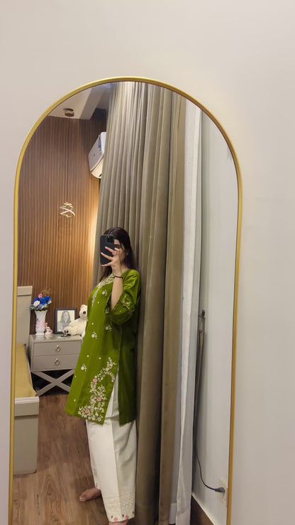 IZBA Embroidered 2 pc