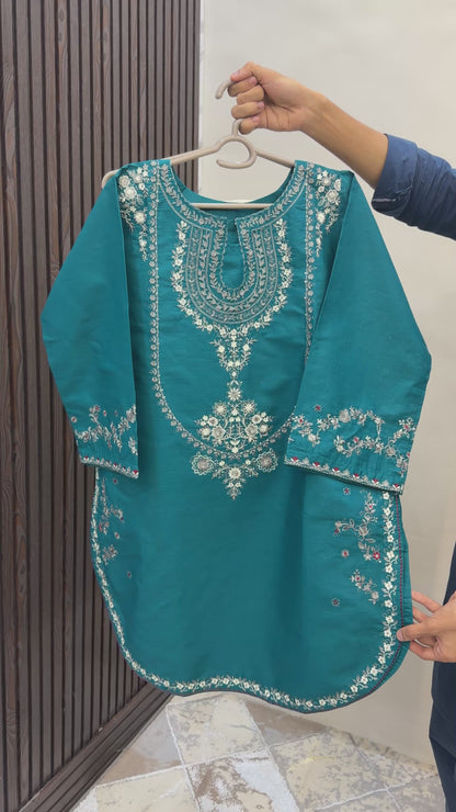SOHA Embroidered 2 pc